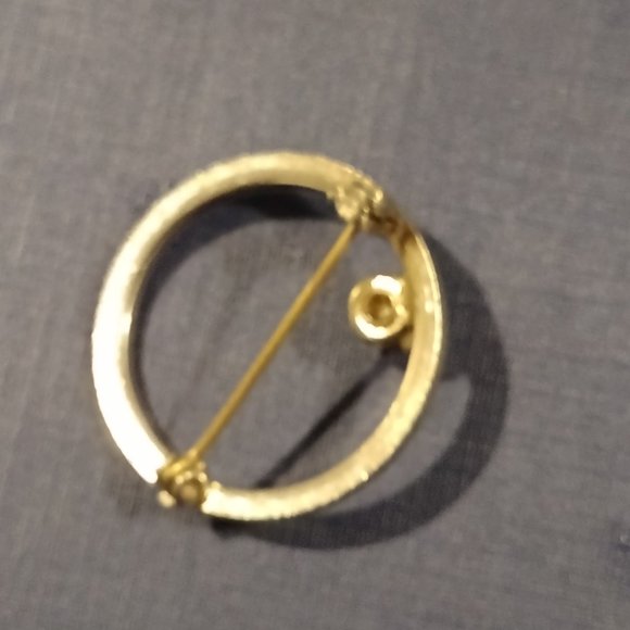 Vintage Fashion Costume Jewelry Brooch Lot (#36) - Picture 7 of 8